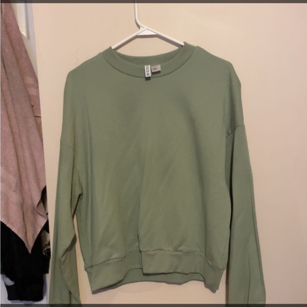 cropped crew neck
